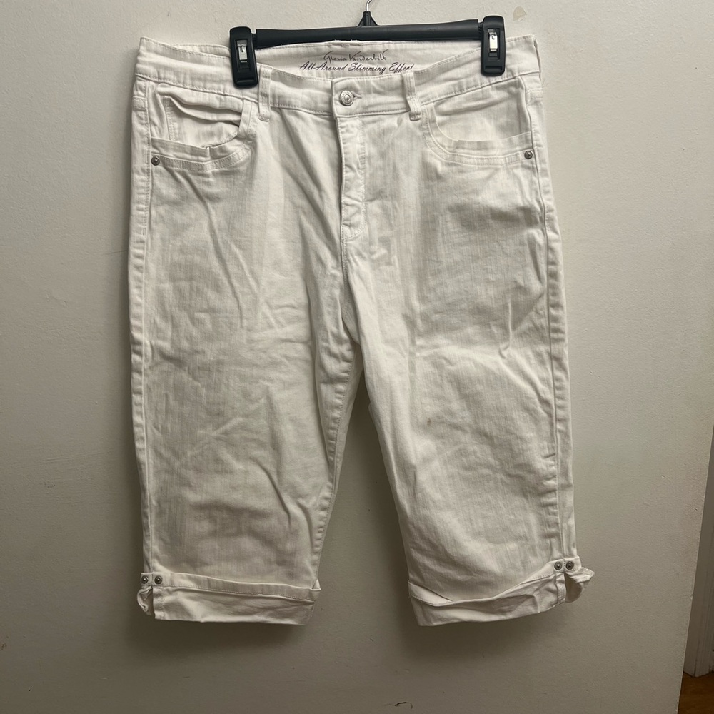 White Cropped Pants